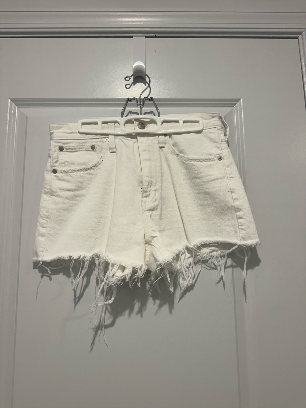 Madewell - Women's White Frayed Hem Denim Shorts